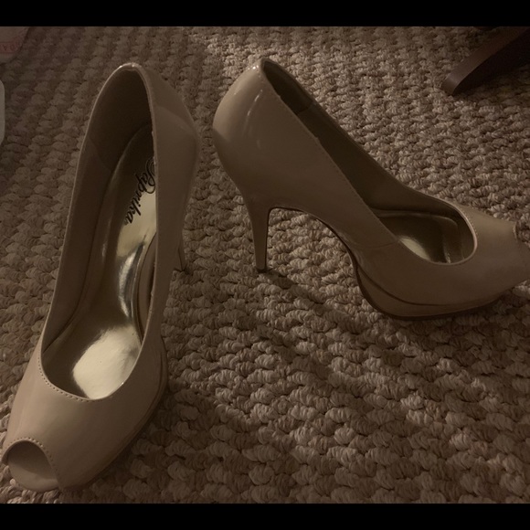 Paprika Nude Color Pumps. Like New!!! - Picture 4 of 6